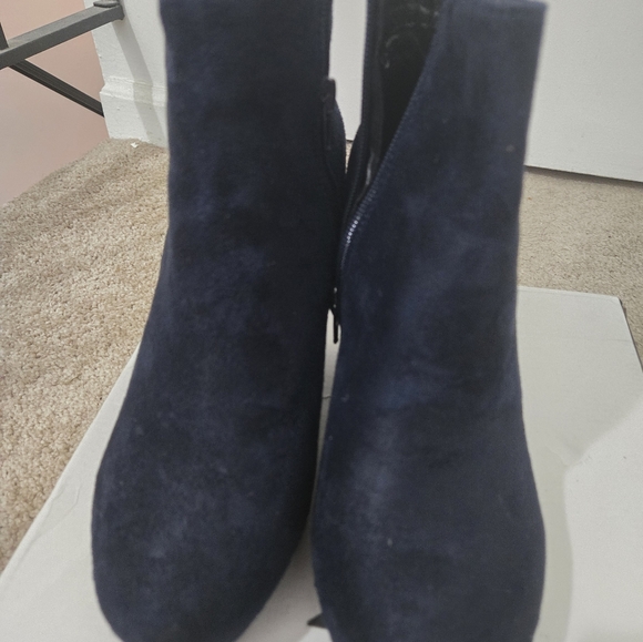 Boots - Picture 6 of 8